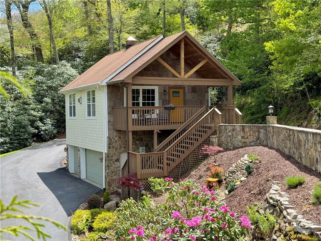 Image number 15 for the current listing