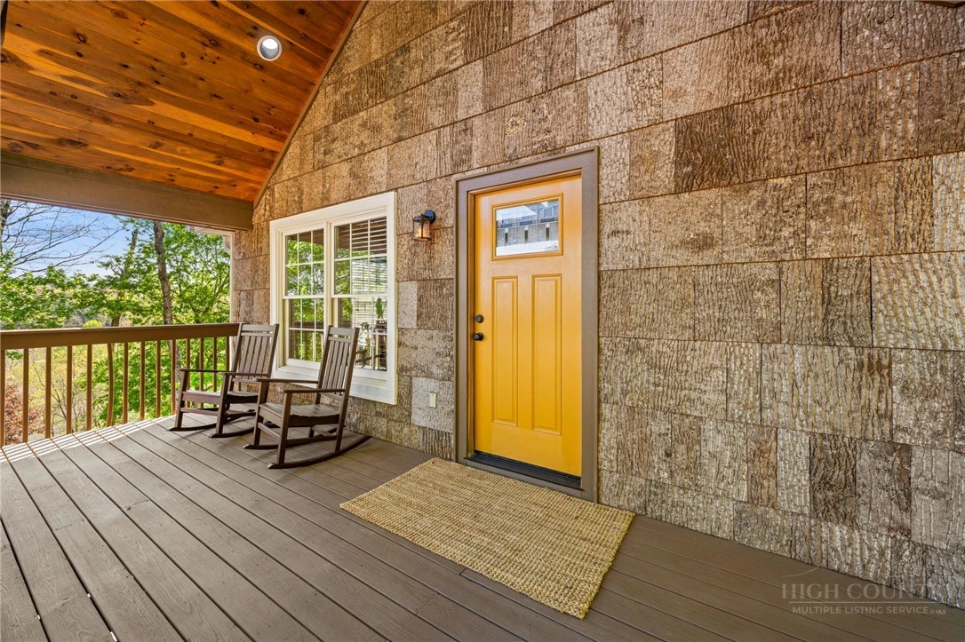 Image number 16 for the current listing
