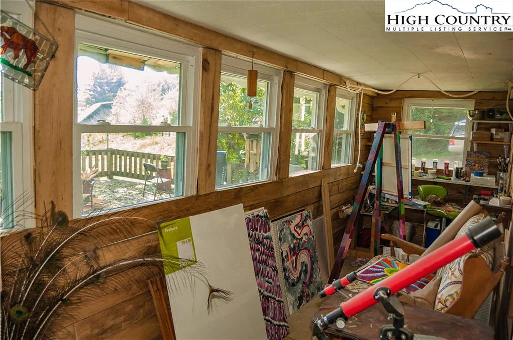 Image number 13 for the current listing