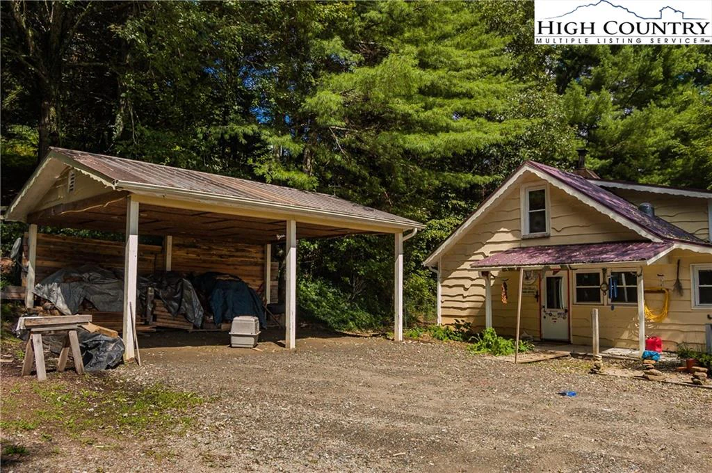 Image number 16 for the current listing
