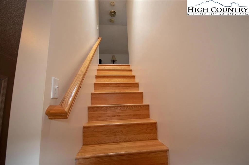 Image number 6 for the current listing