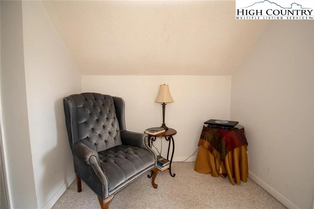 Image number 7 for the current listing