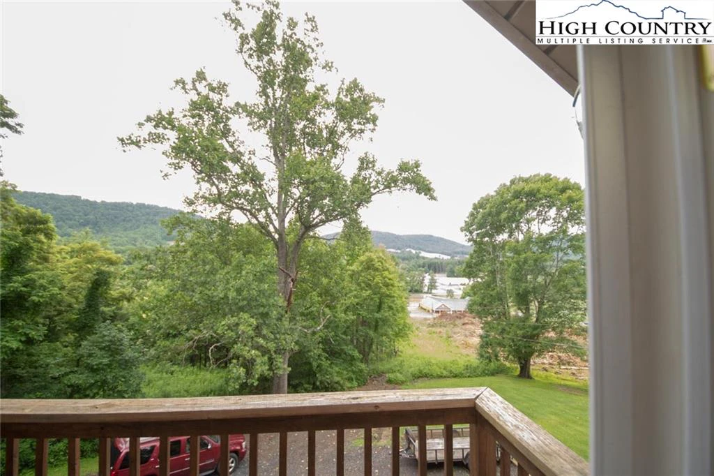 Image number 11 for the current listing