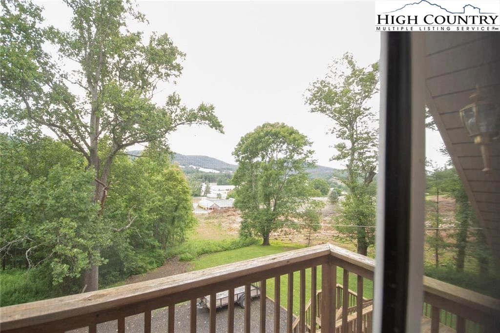 Image number 12 for the current listing