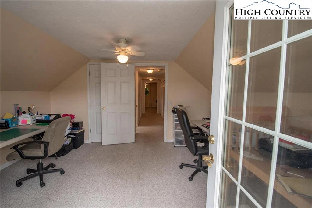 Image number 13 for the current listing