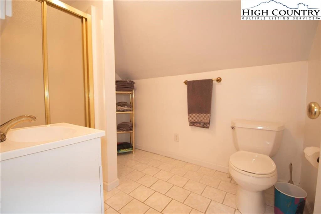 Image number 2 for the current listing