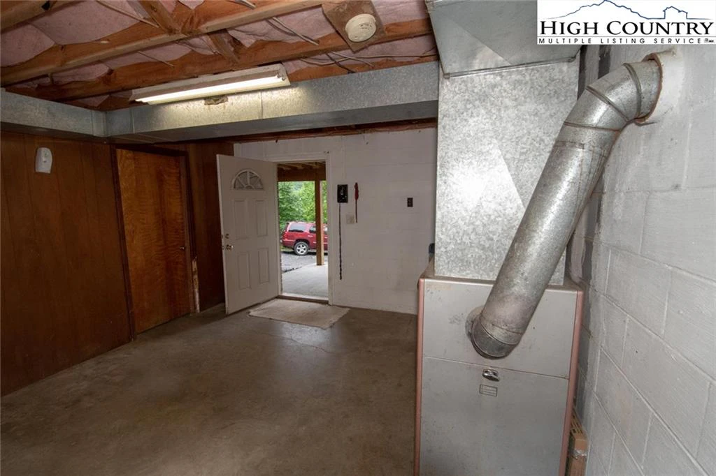 Image number 21 for the current listing