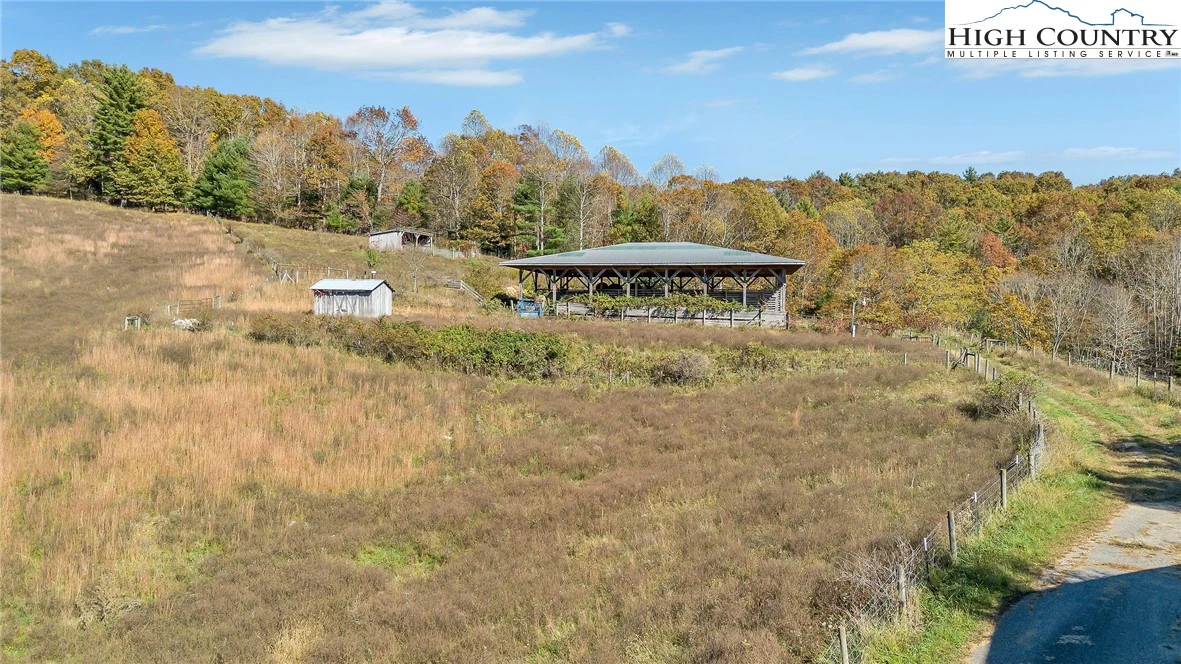 Image number 13 for the current listing
