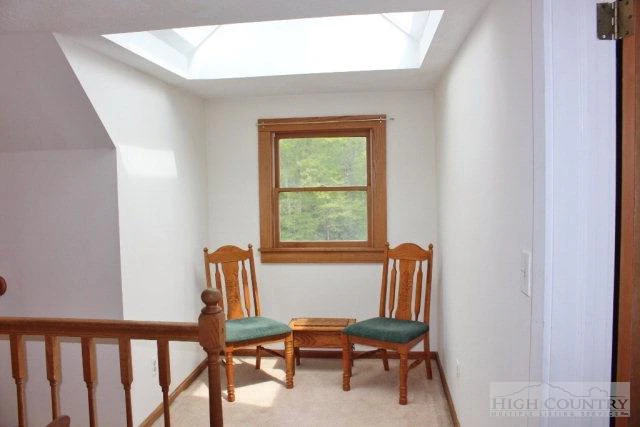 Image number 18 for the current listing