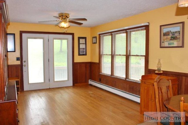 Image number 6 for the current listing