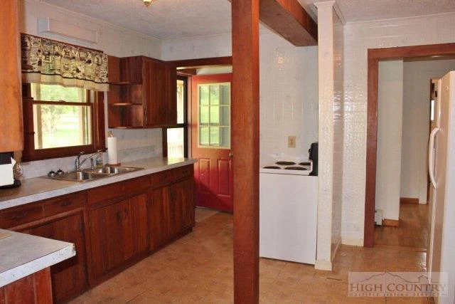 Image number 4 for the current listing