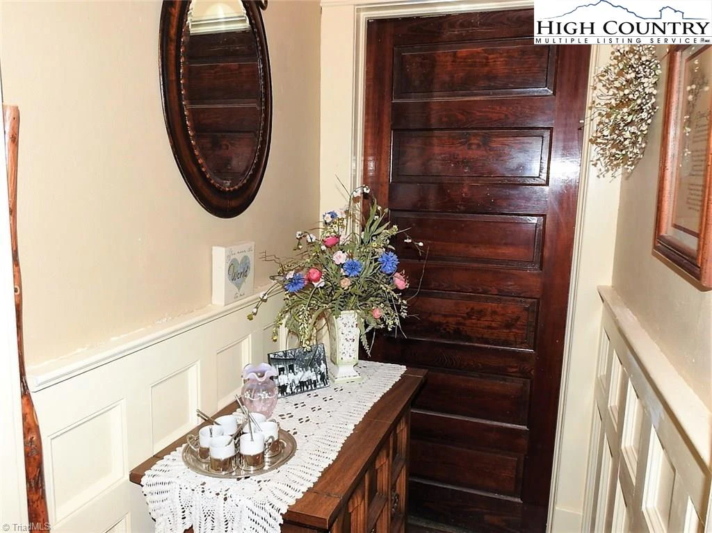 Image number 11 for the current listing