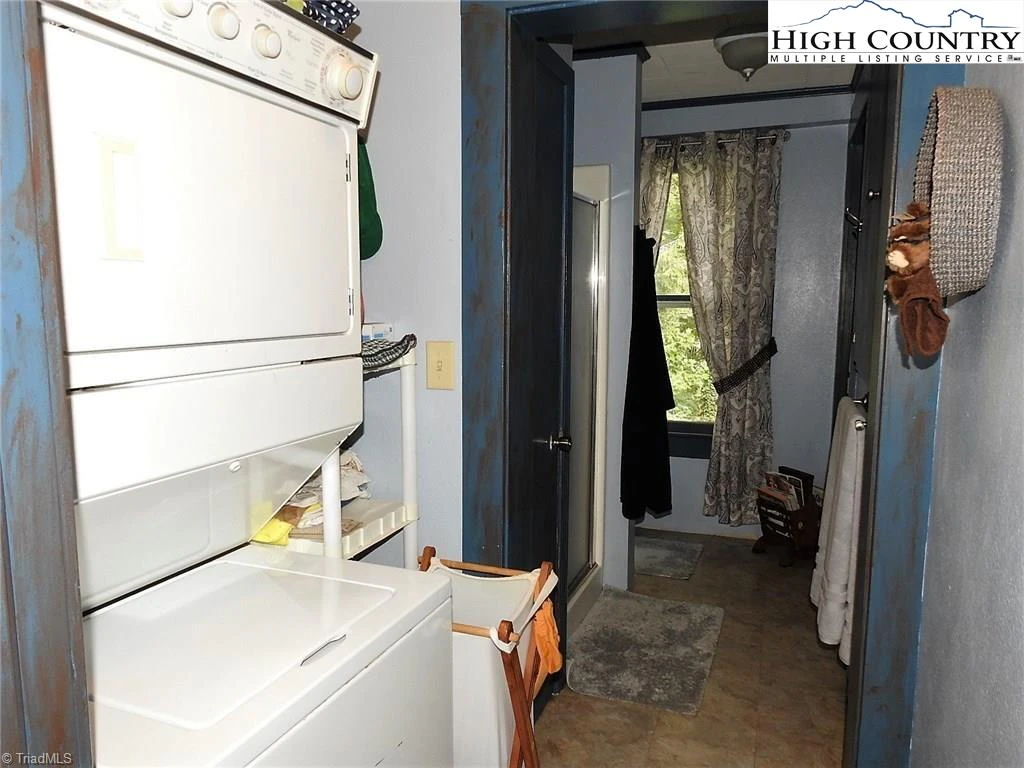 Image number 6 for the current listing