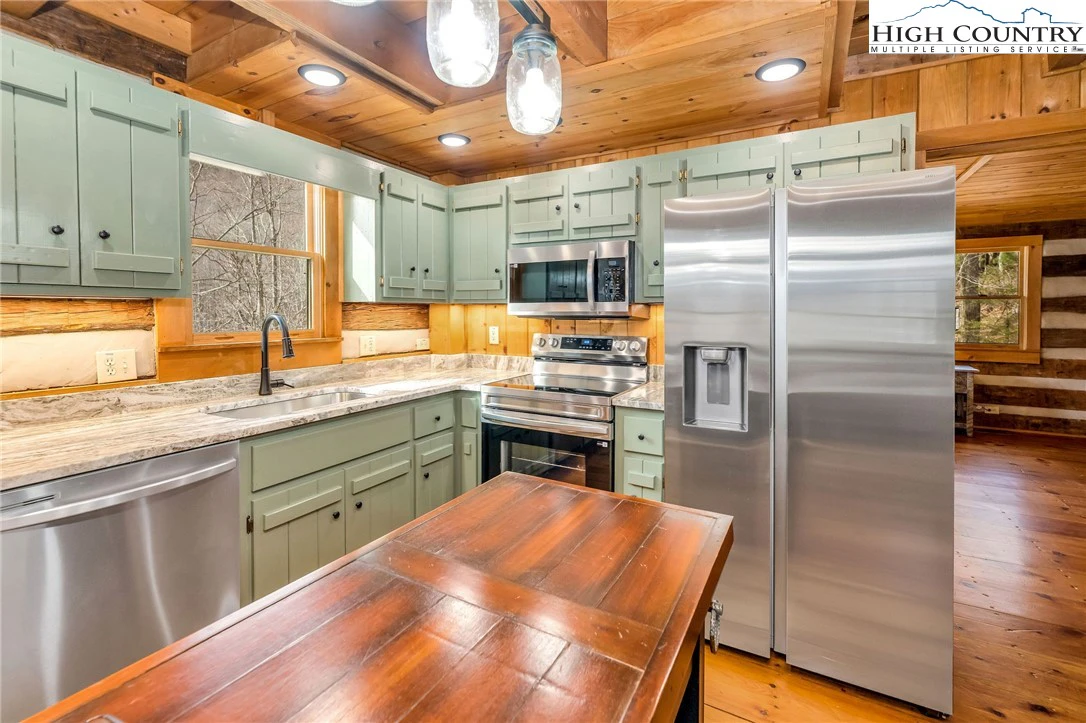 Image number 12 for the current listing