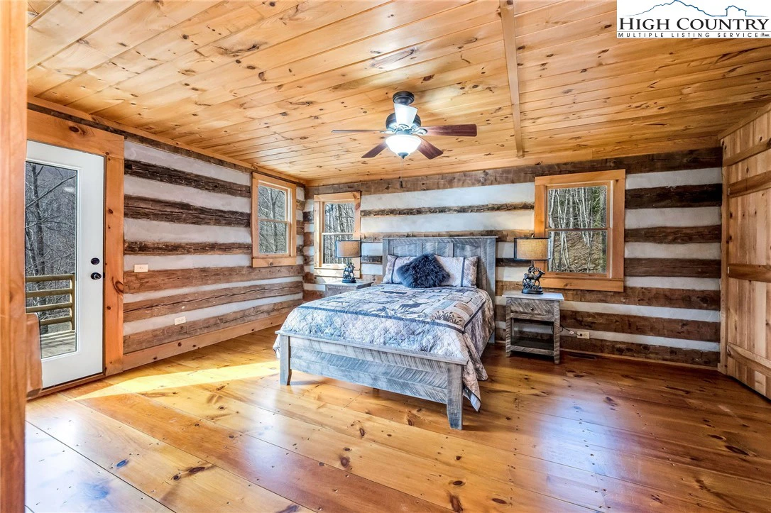 Image number 7 for the current listing