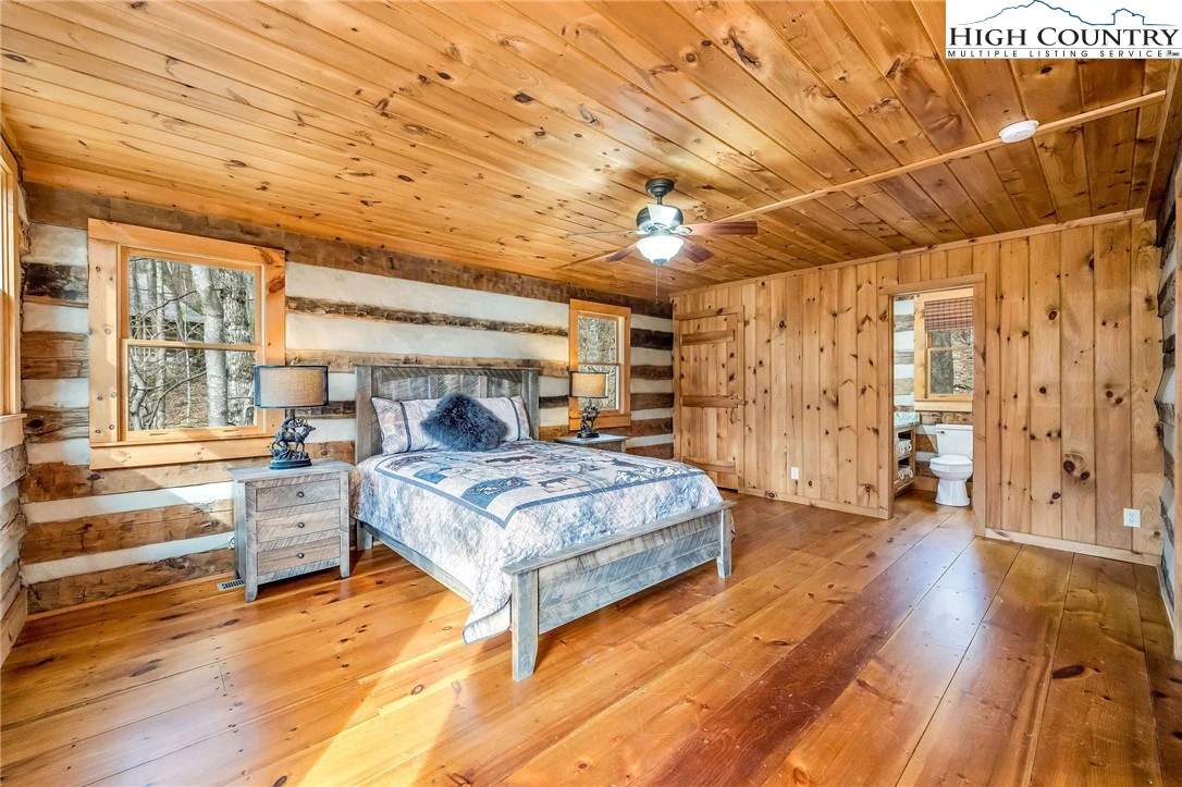 Image number 9 for the current listing