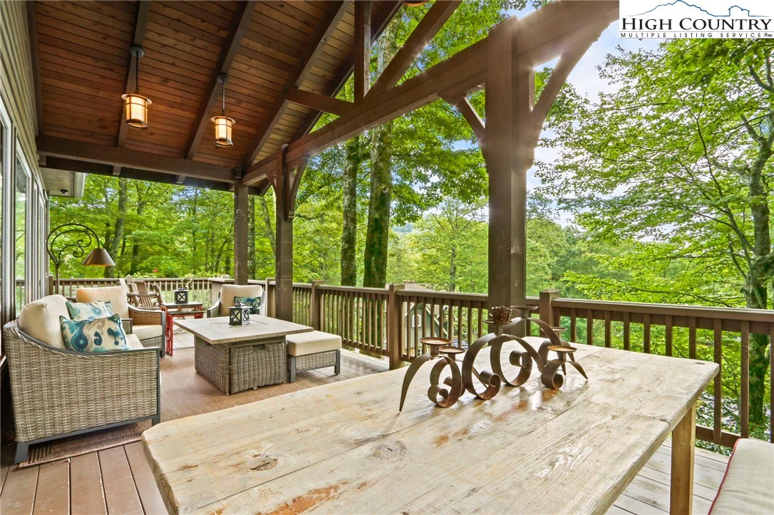 Image number 16 for the current listing