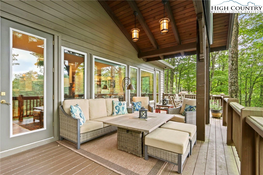 Image number 12 for the current listing