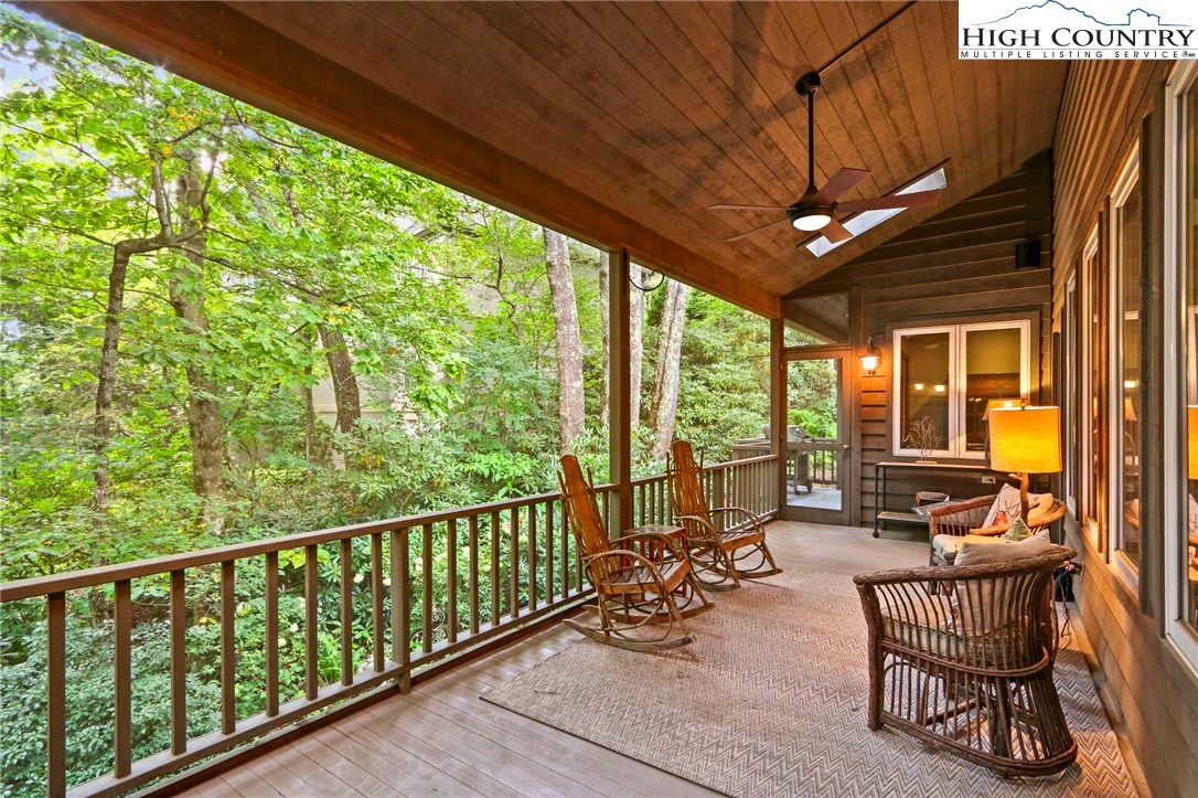 Image number 11 for the current listing