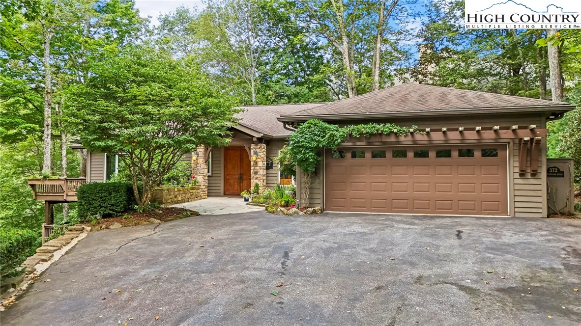 Image number 18 for the current listing
