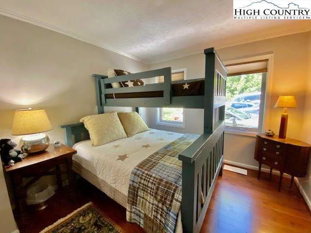 Image number 6 for the current listing