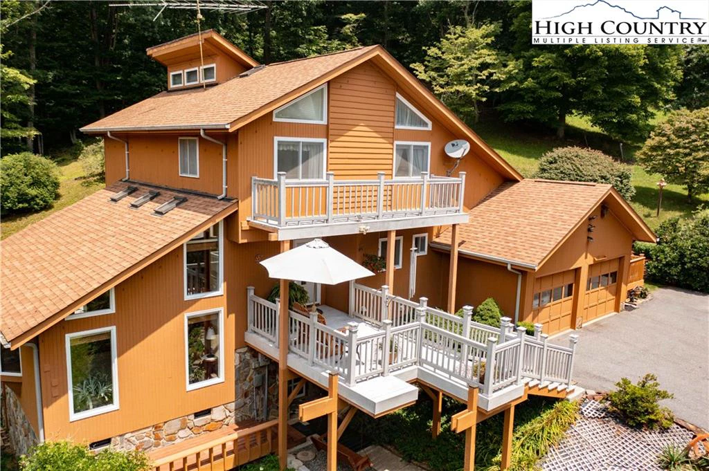 Image number 1 for the current listing