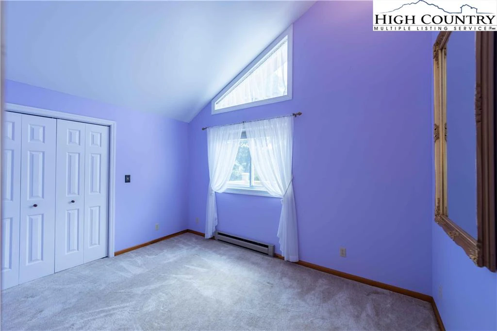 Image number 7 for the current listing