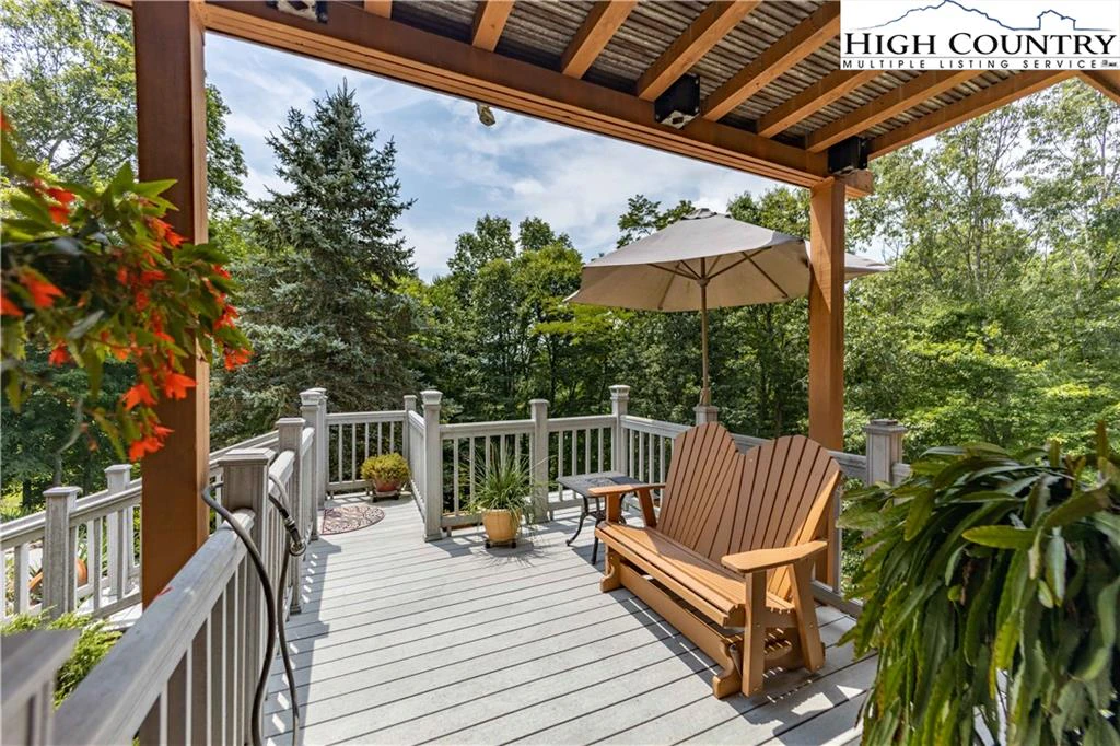 Image number 16 for the current listing