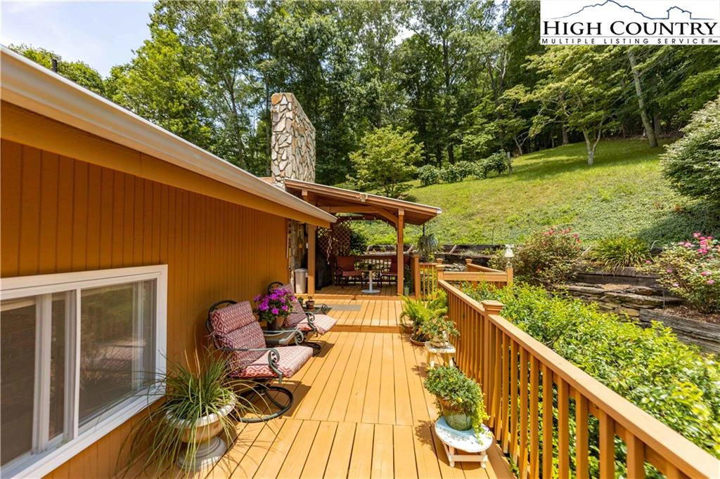 Image number 18 for the current listing