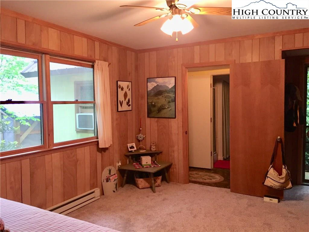 Image number 12 for the current listing