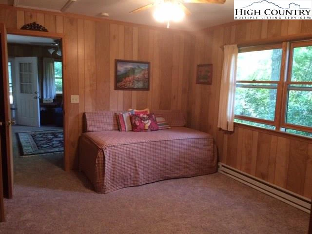 Image number 3 for the current listing
