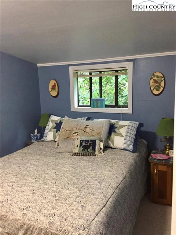 Image number 8 for the current listing