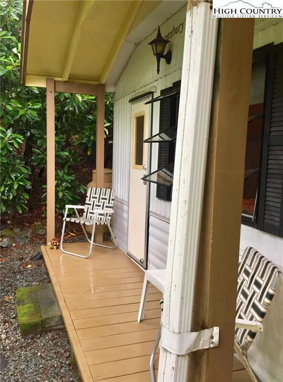 Image number 18 for the current listing