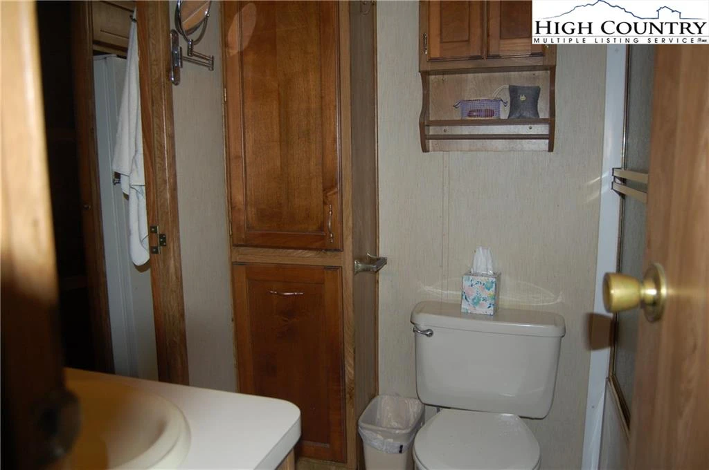 Image number 2 for the current listing