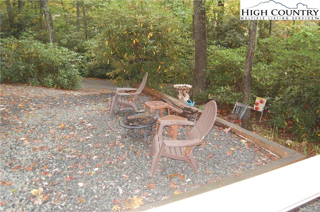 Image number 13 for the current listing