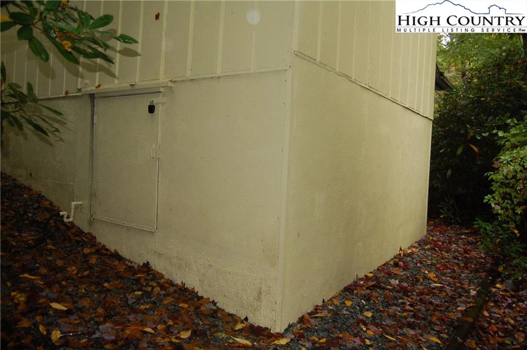 Image number 5 for the current listing