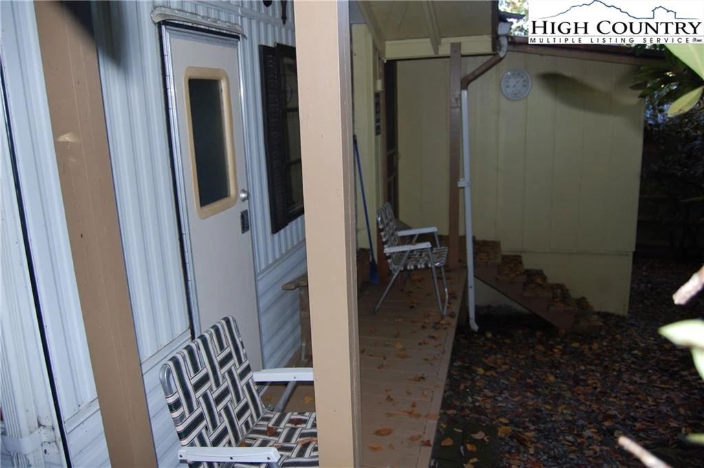 Image number 4 for the current listing