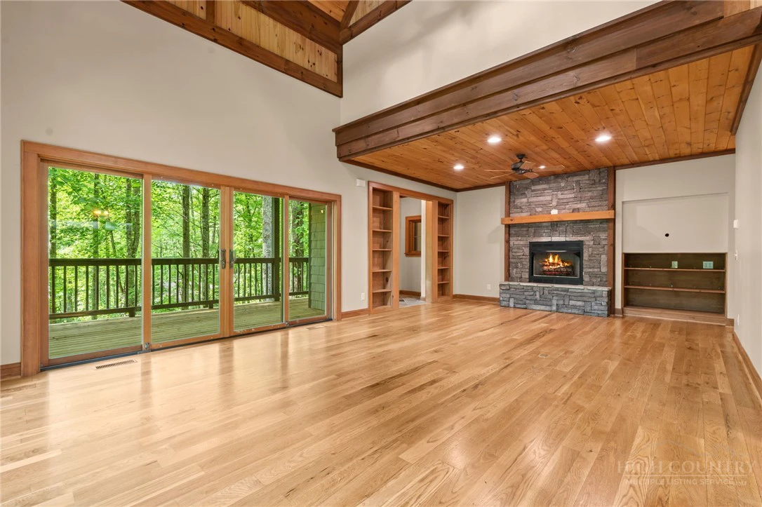 Image number 3 for the current listing