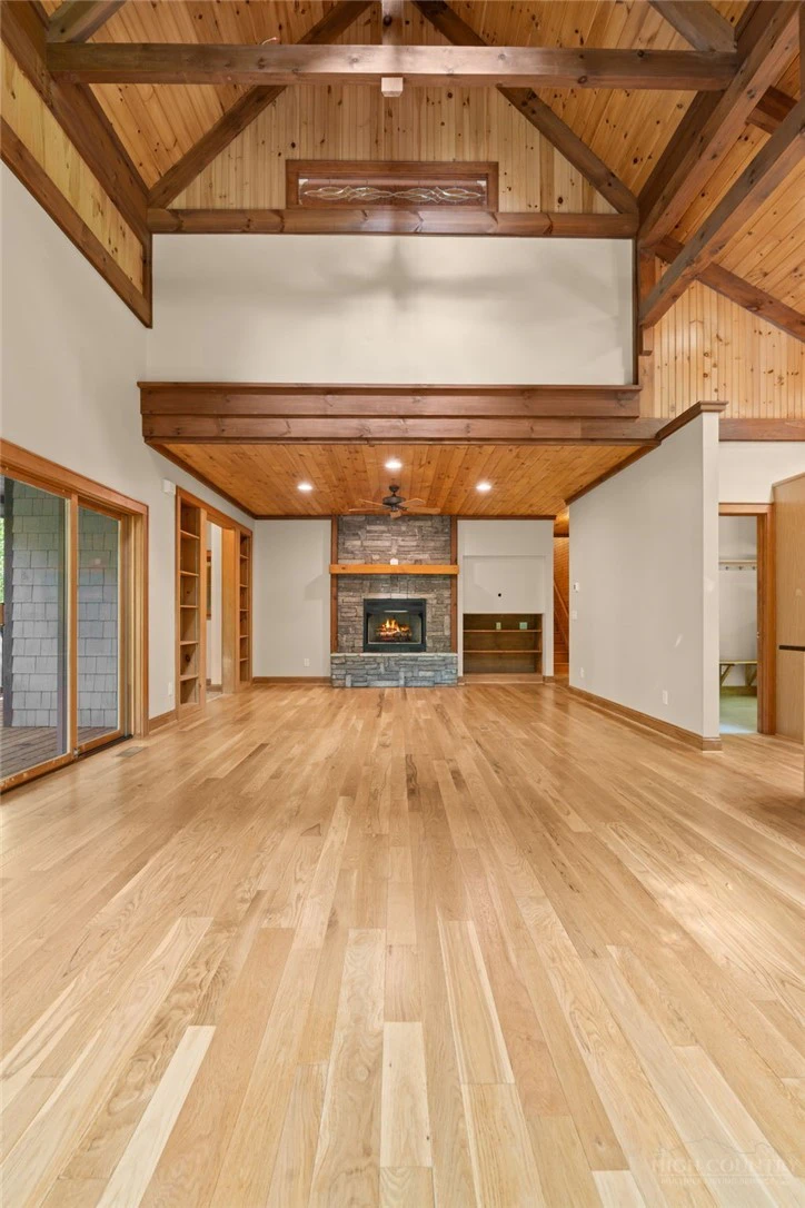 Image number 9 for the current listing