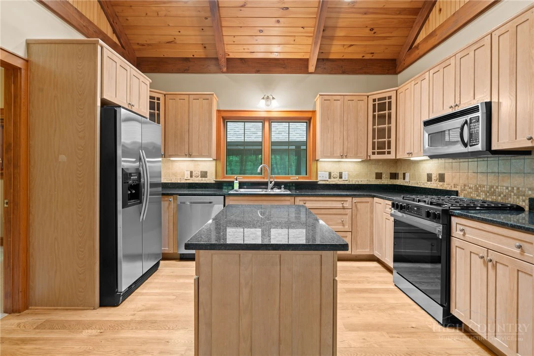 Image number 10 for the current listing