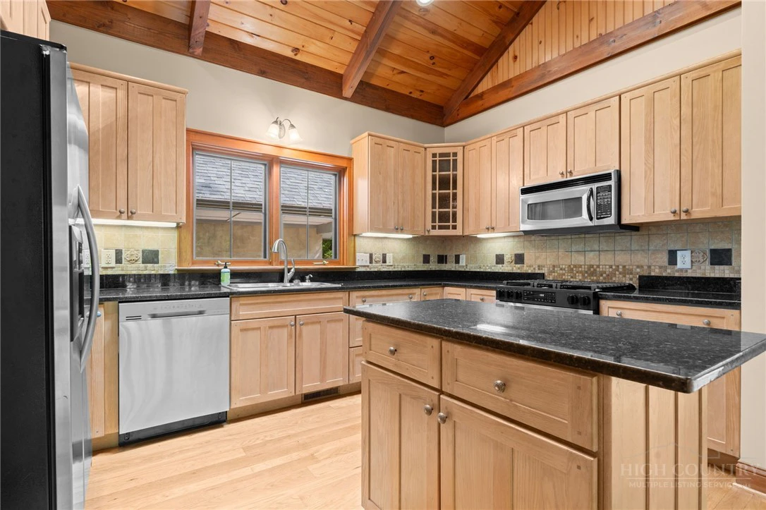 Image number 12 for the current listing