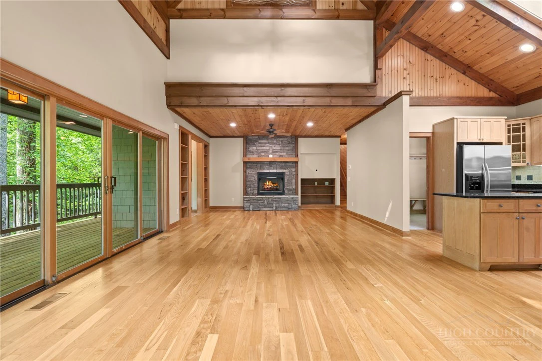 Image number 7 for the current listing