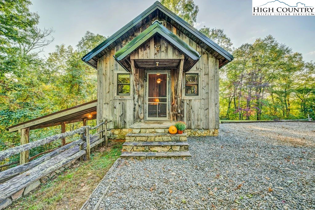 Image number 18 for the current listing