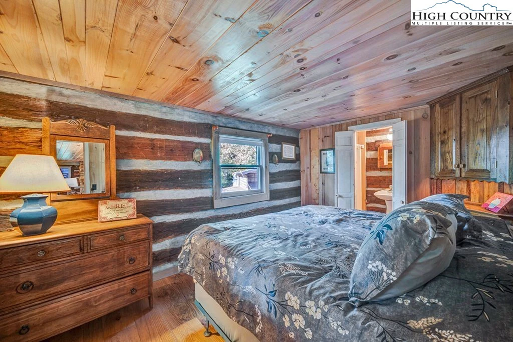 Image number 5 for the current listing