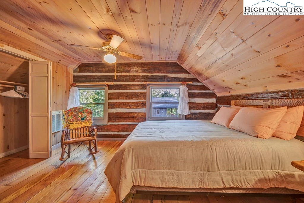 Image number 7 for the current listing