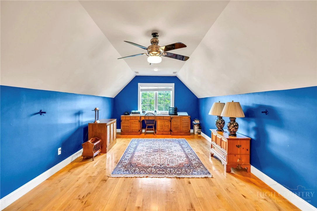 Image number 7 for the current listing