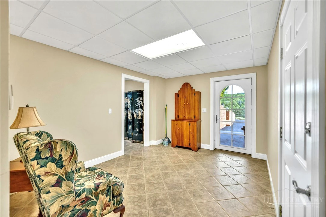 Image number 16 for the current listing