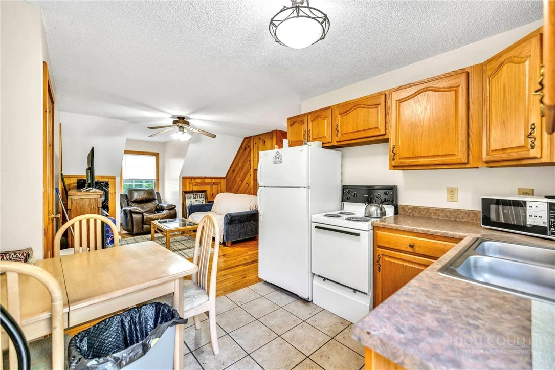 Image number 21 for the current listing