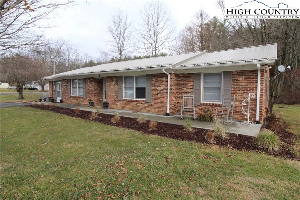 Image number 1 for the current listing