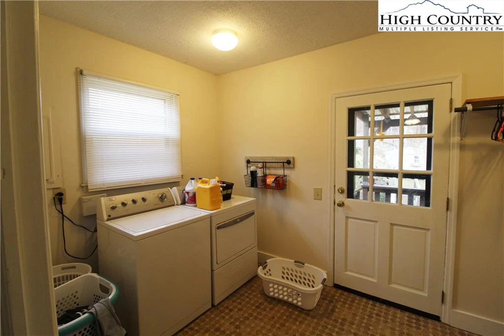 Image number 10 for the current listing